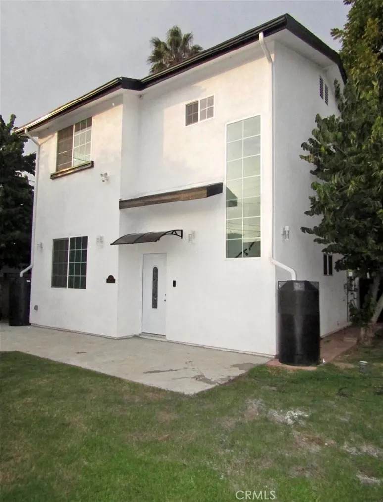 16023 Wyandotte Street - Photo 1