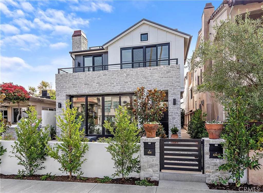 434 Goldenrod Avenue - Photo 1
