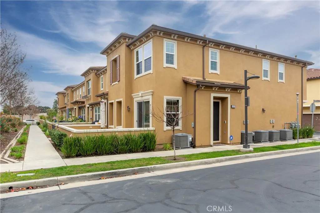 10510 Maple - Photo 1