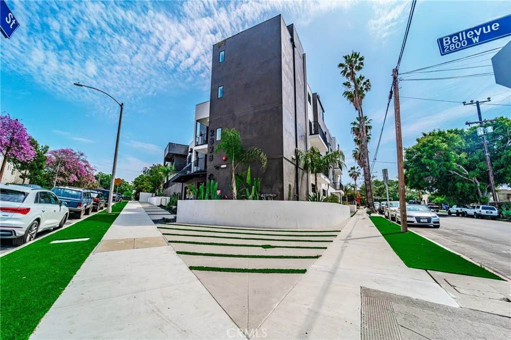 2828 London Street - Photo 1
