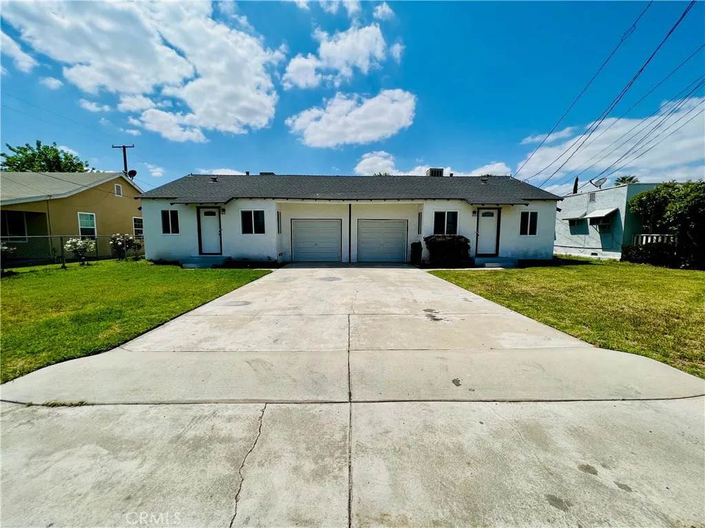 425 Grand Ave - Photo 1