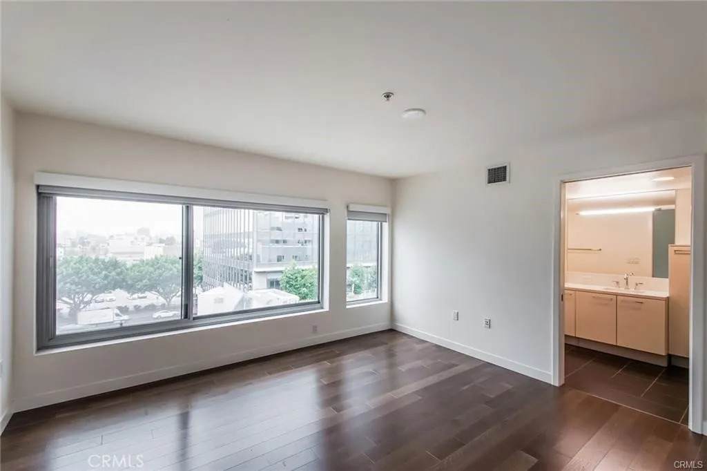 901 Flower Street - Photo 1