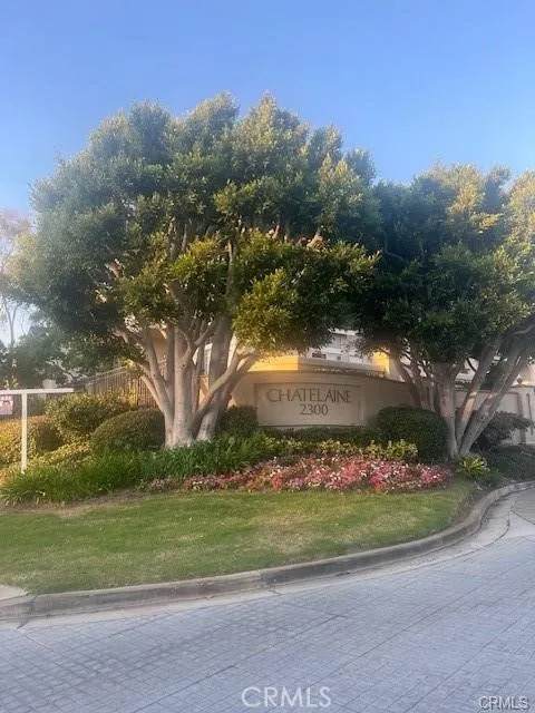 2300 Maple - Photo 1