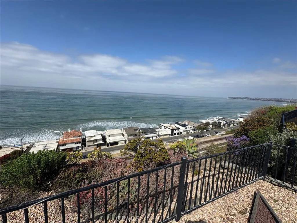3005 La Ventana - Photo 1