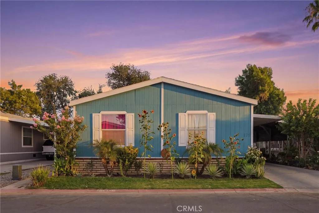 350 San Jacinto - Photo 1