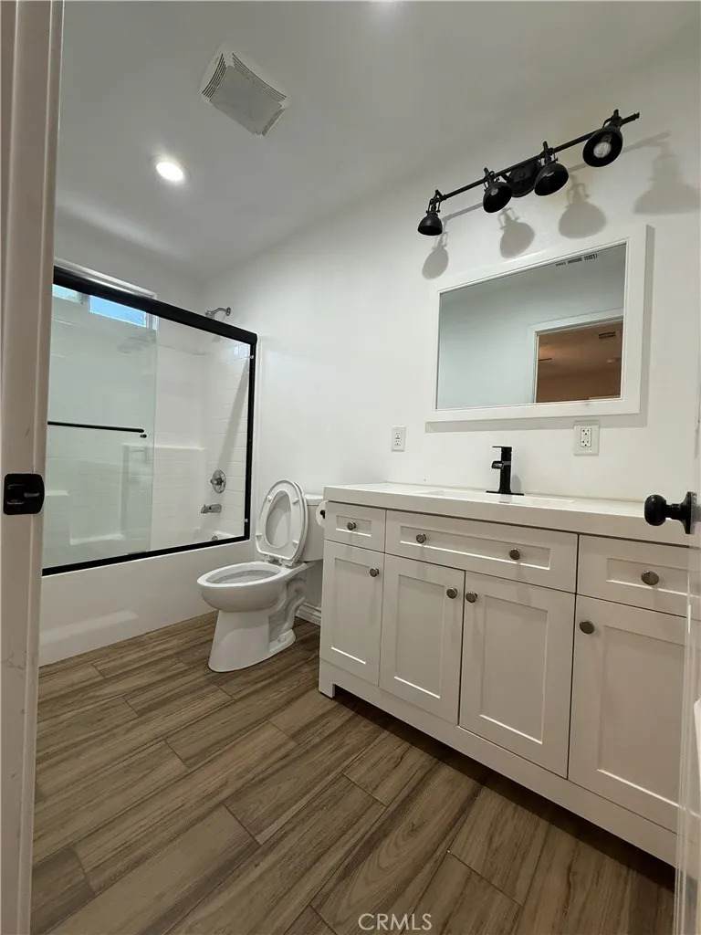 1224 Poplar - Photo 1