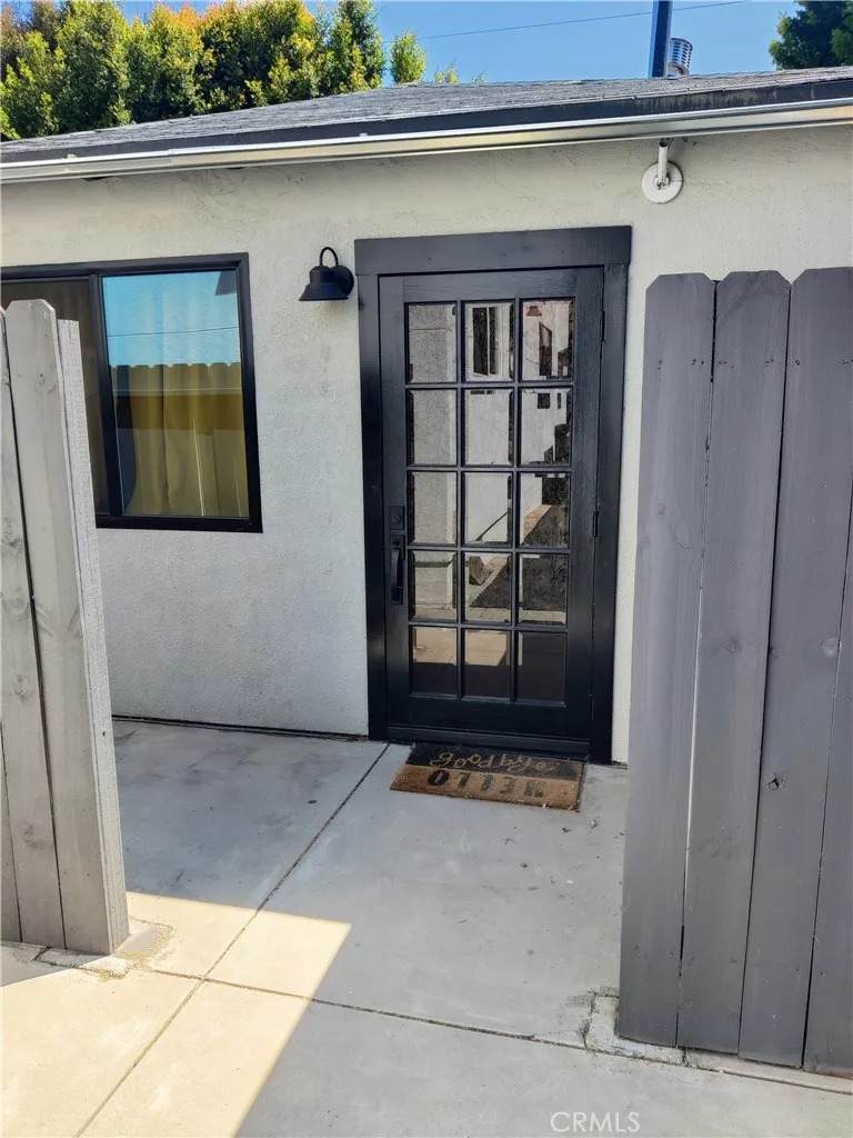 2618 Bentley Avenue - Photo 1
