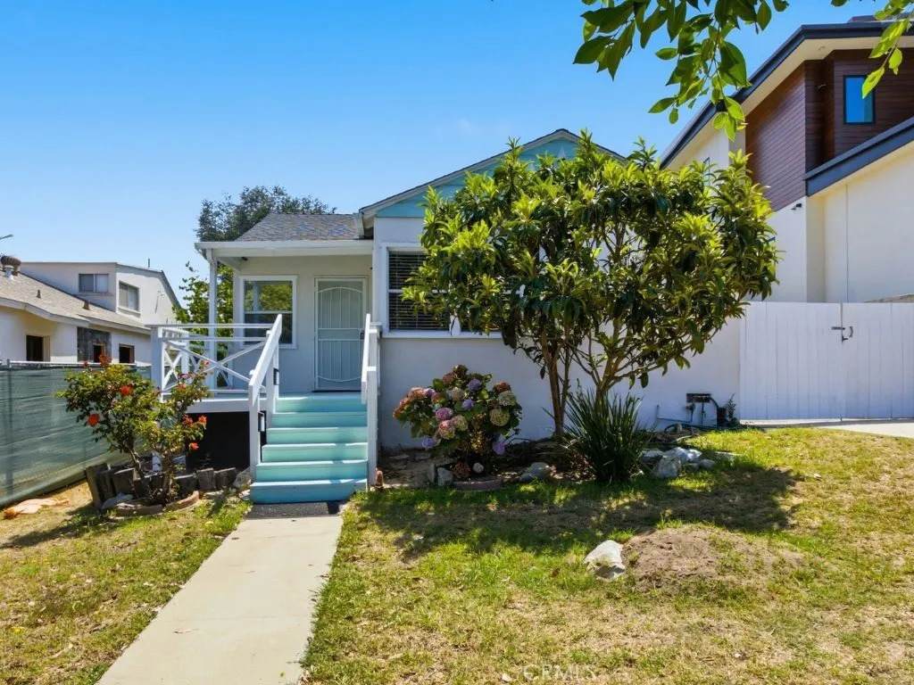 422 Juanita Avenue - Photo 1