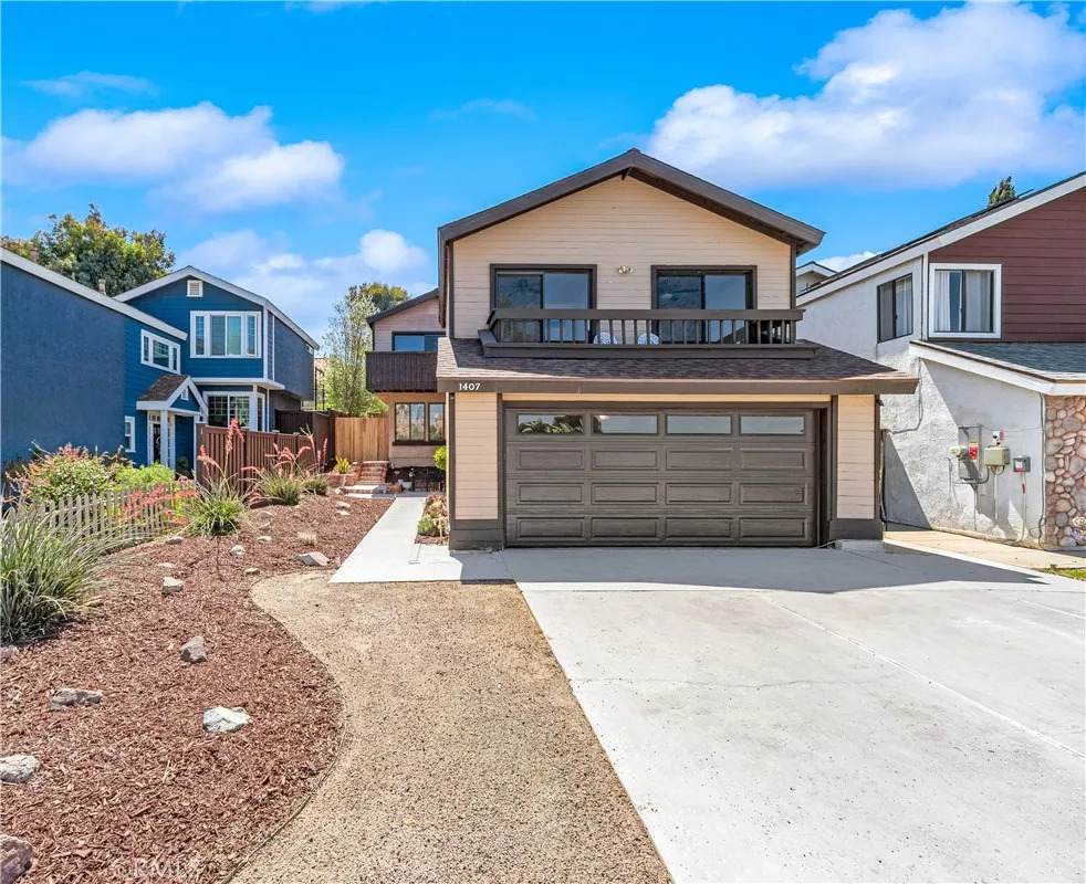 1407 Lakeside - Photo 1