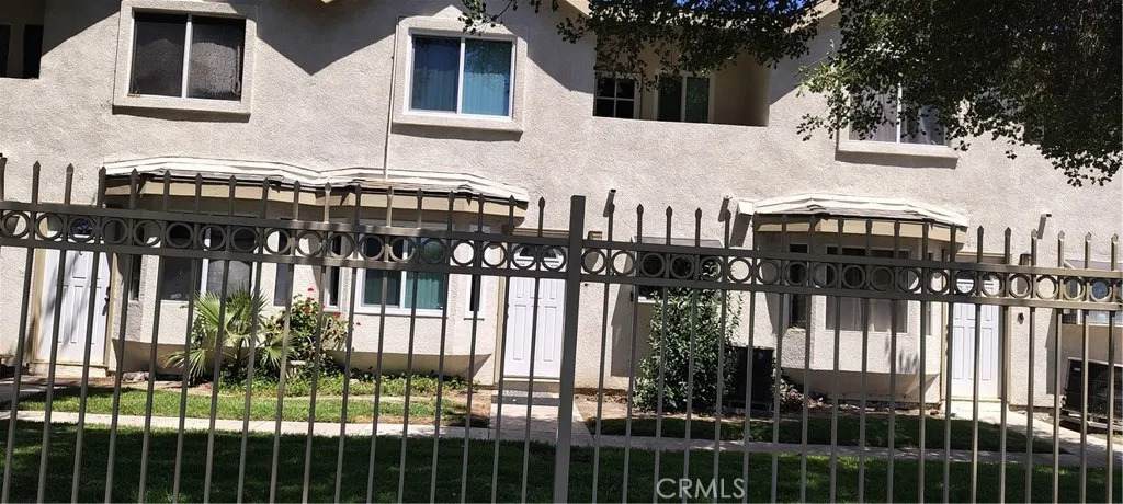 1425 White - Photo 1