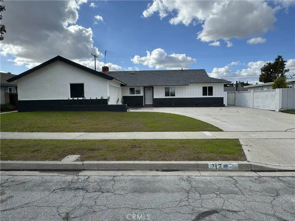 213 Royal - Photo 1