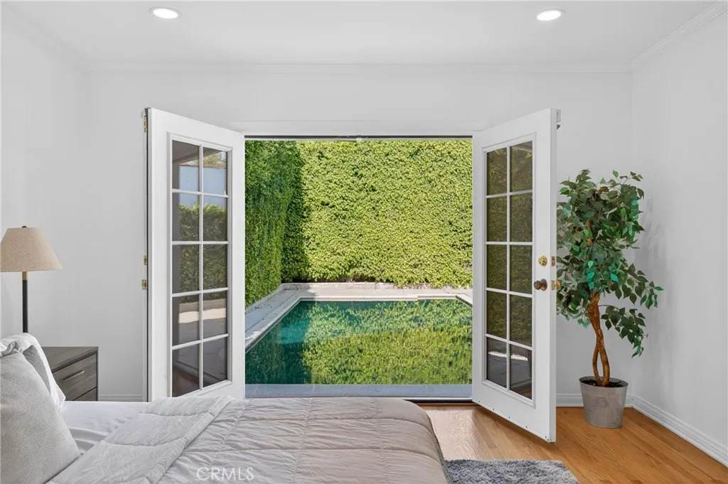 520 Citrus Avenue - Photo 1