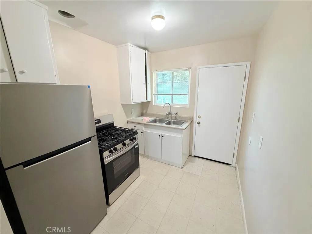936 Foothill Boulevard - Photo 1
