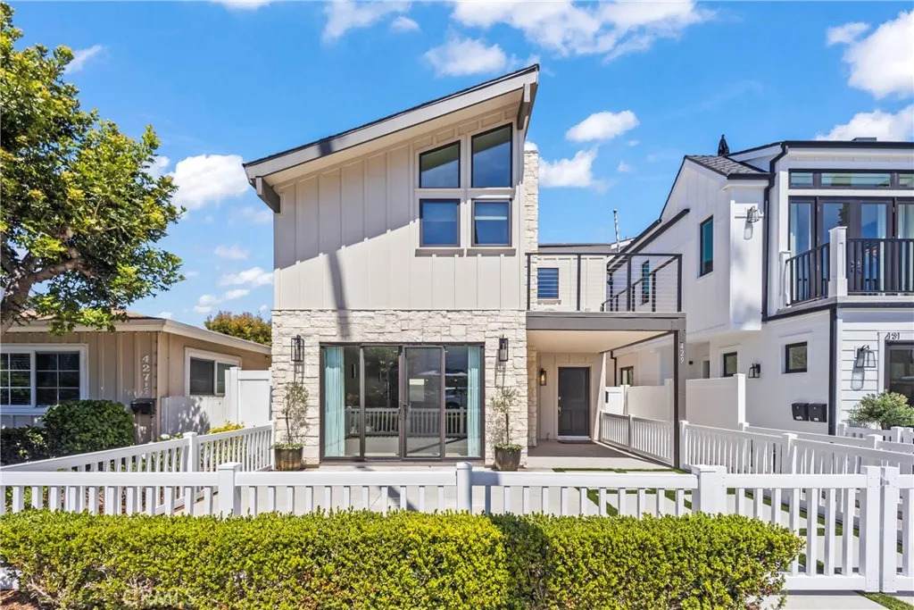 429 Goldenrod - Photo 1