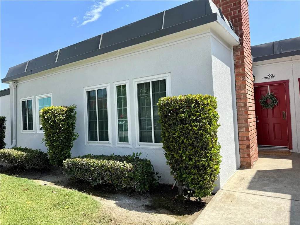 1950 Glenoaks #A - Photo 1