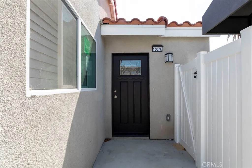 1307 Acacia - Photo 1