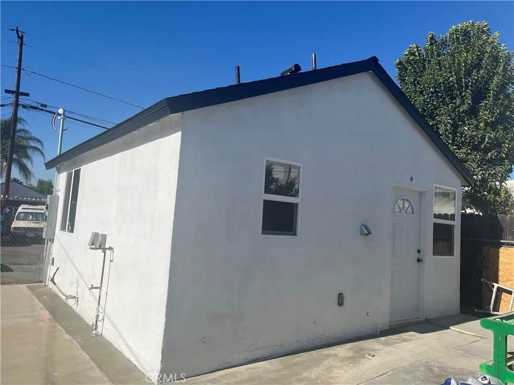 1387 Holt Ave - Photo 1