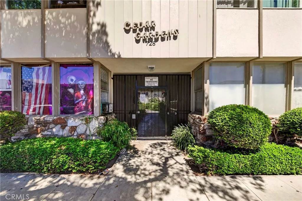 728 Cedar - Photo 1