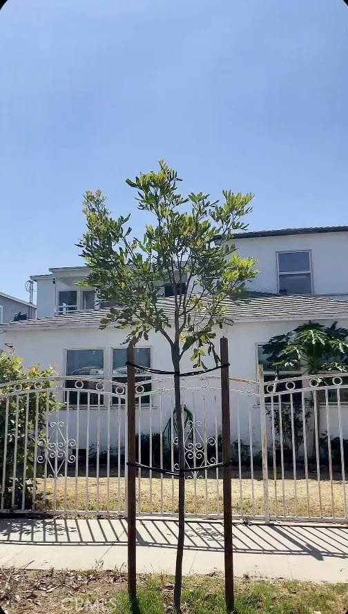 2220 Delaware - Photo 1
