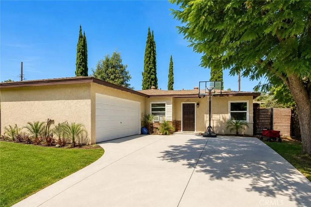 441 Wickford - Photo 1