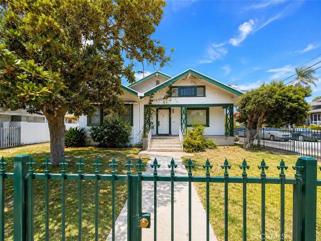 103 Ardmore - Photo 1