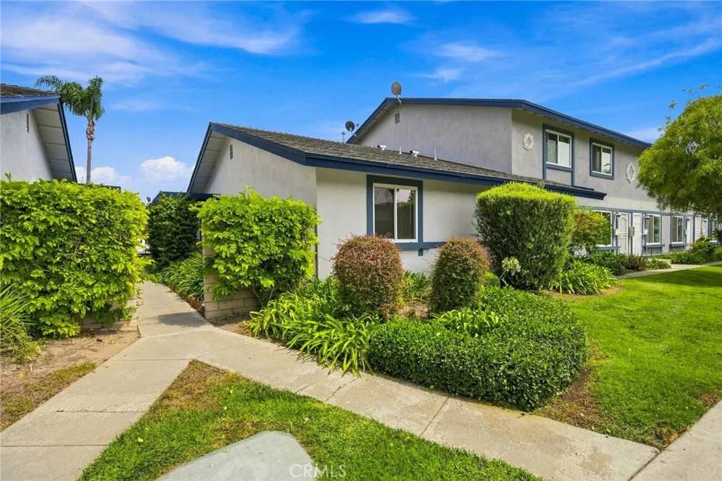 16516 Le Grande Lane - Photo 1