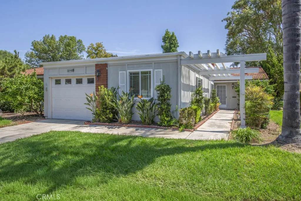 3219 Via Carrizo - Photo 1