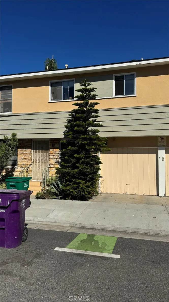 947 Broadway - Photo 1
