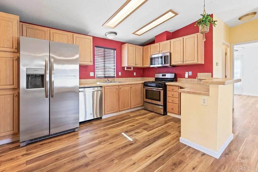 300 Thornton Dr - Photo 1