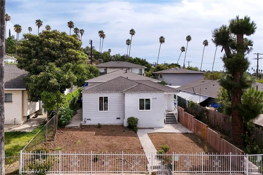 3910 Drysdale Avenue - Photo 1
