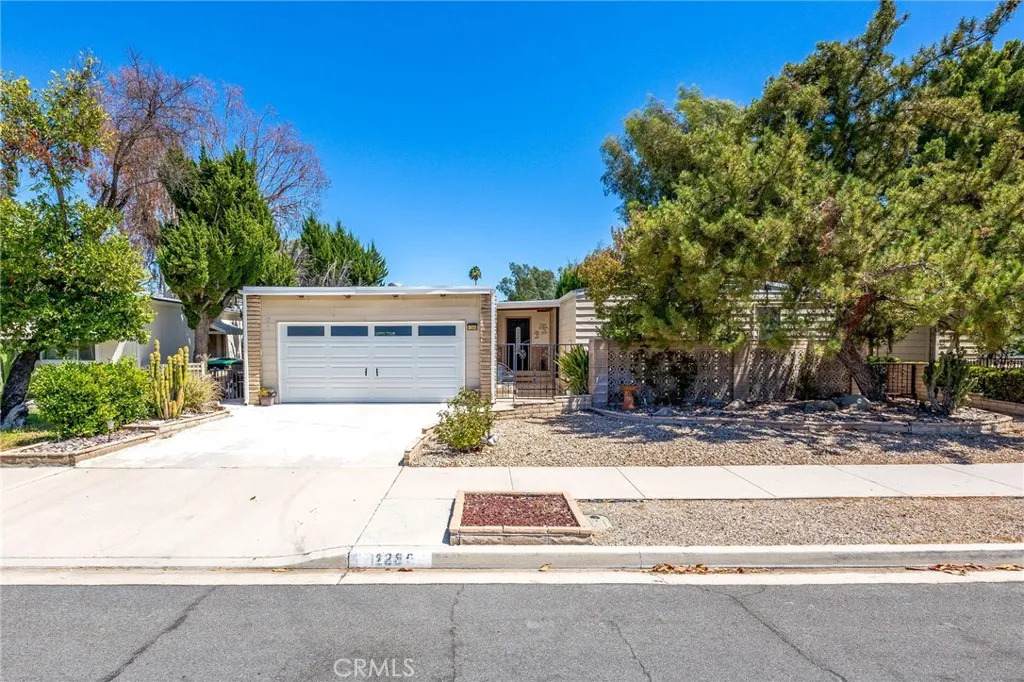 1280 Brentwood - Photo 1