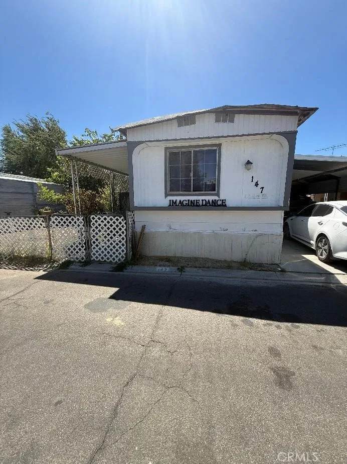 1301 Avenue I - Photo 1
