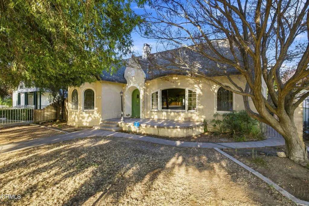 1525 Alta Vista Drive - Photo 1