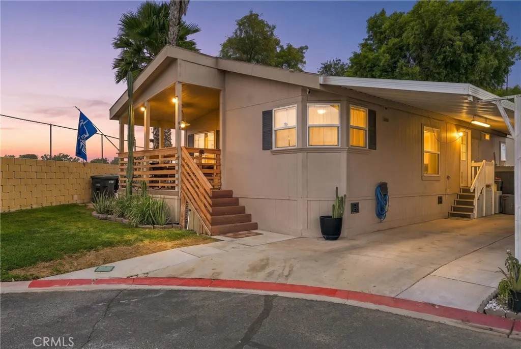 350 San Jacinto - Photo 1