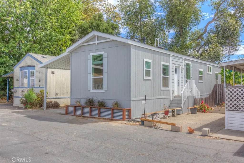 520 Pine - Photo 1