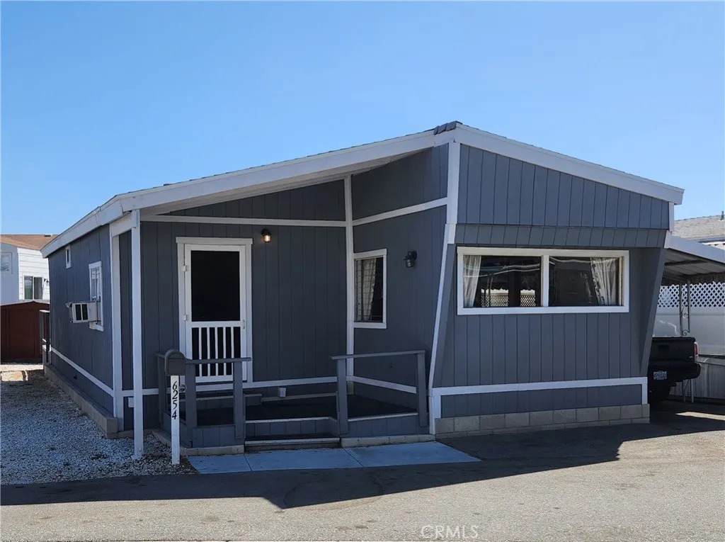 6254 Seabreeze Drive - Photo 1