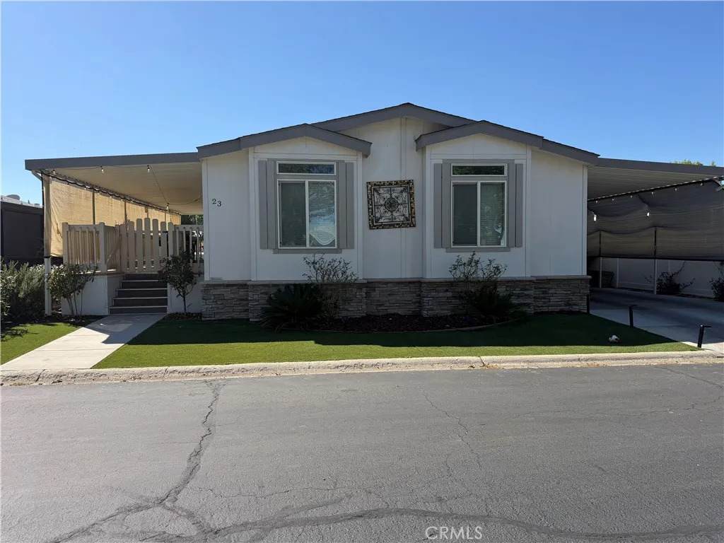 2121 Avenue I - Photo 1