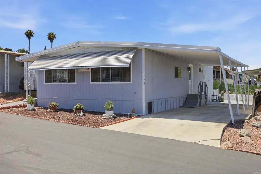 718 Sycamore - Photo 1