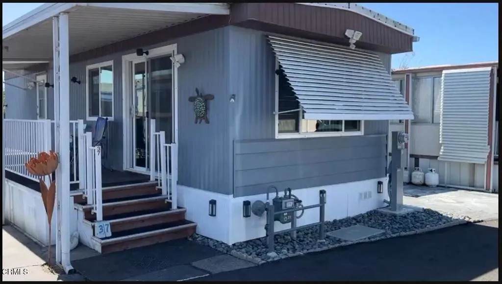 3900 Main - Photo 1