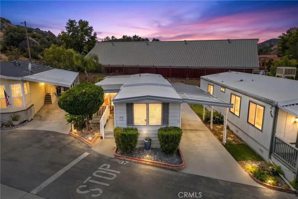 11401 Topanga Canyon Blvd - Photo 1