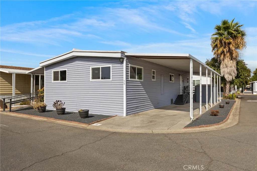 701 Lassen - Photo 1