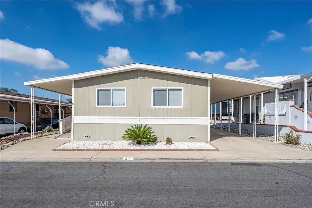 929 Foothill - Photo 1