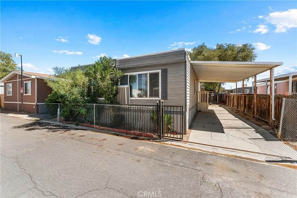 3300 15th - Photo 1