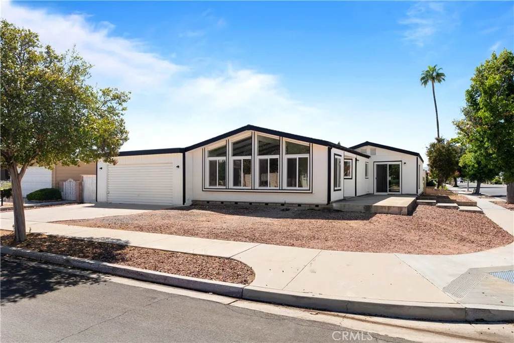 1207 Brentwood - Photo 1