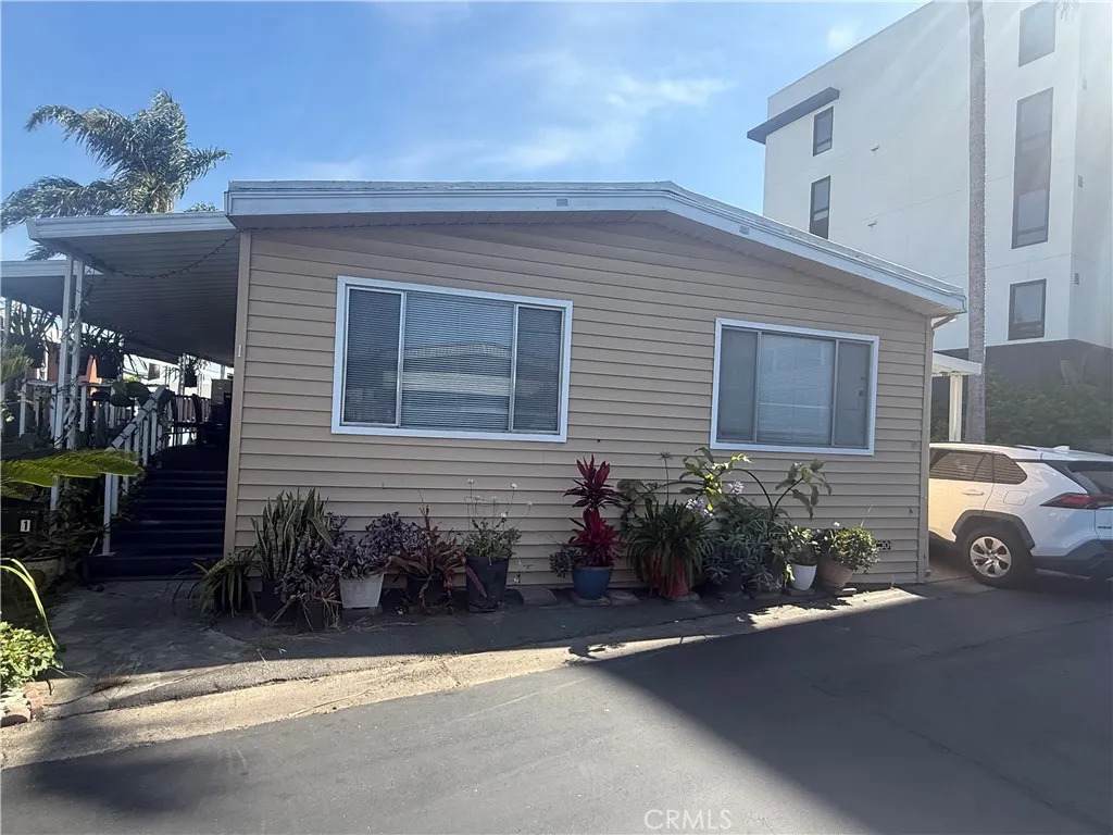 8111 Standford Ave. Spc 1 - Photo 1
