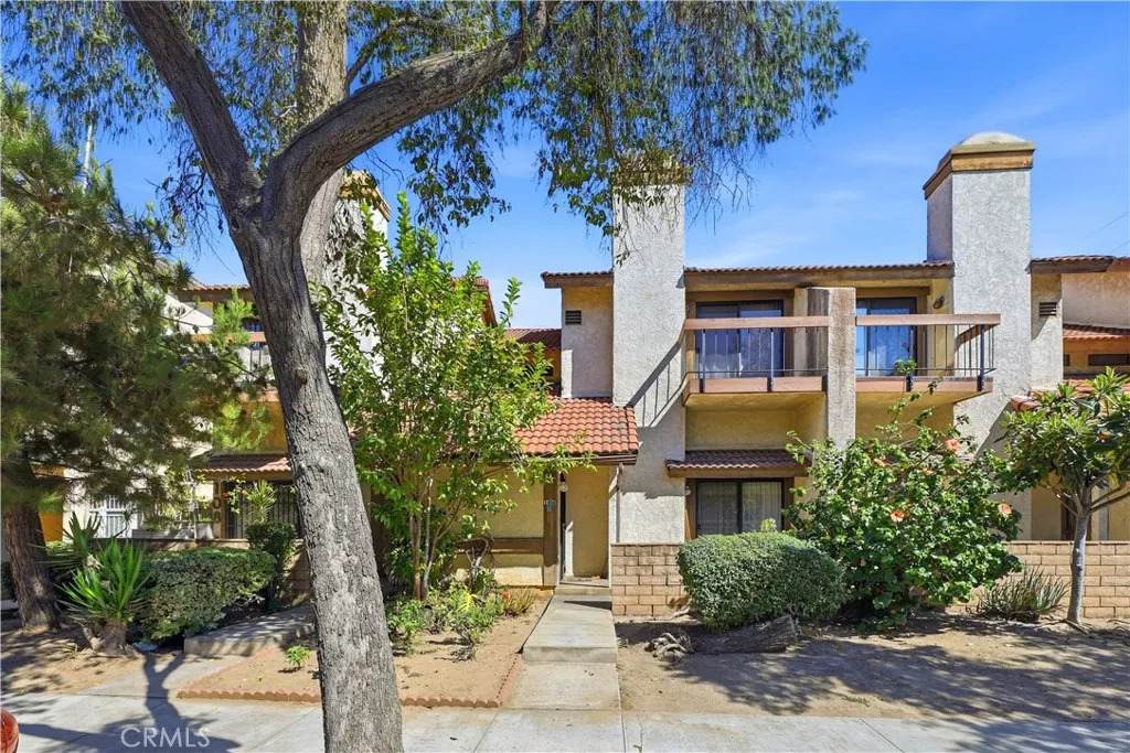108 Moore - Photo 1