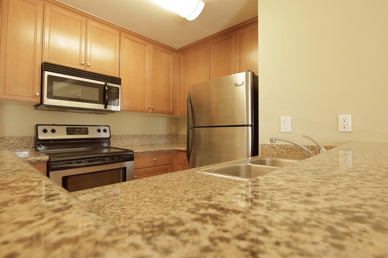 1423 Graves Ave - Photo 1