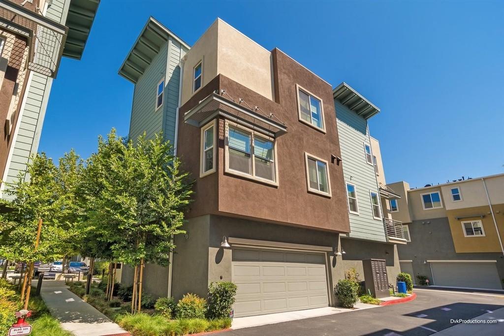 315 Royal Glen - Photo 1