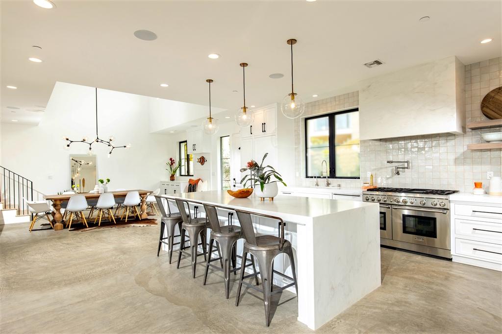548 Hygeia Avenue - Photo 1
