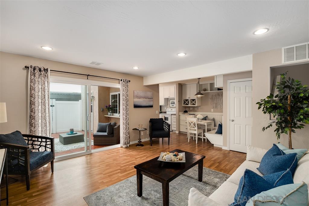 1320 Evergreen Dr - Photo 1